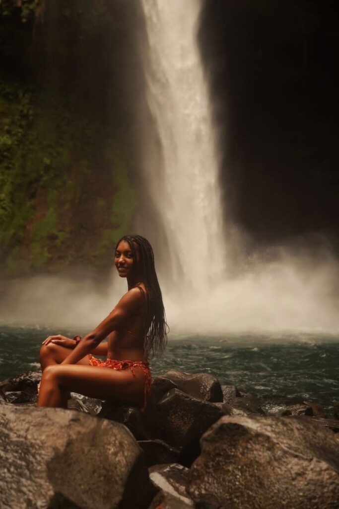 la fortuna waterfall rocks costa rica budget travel blogger