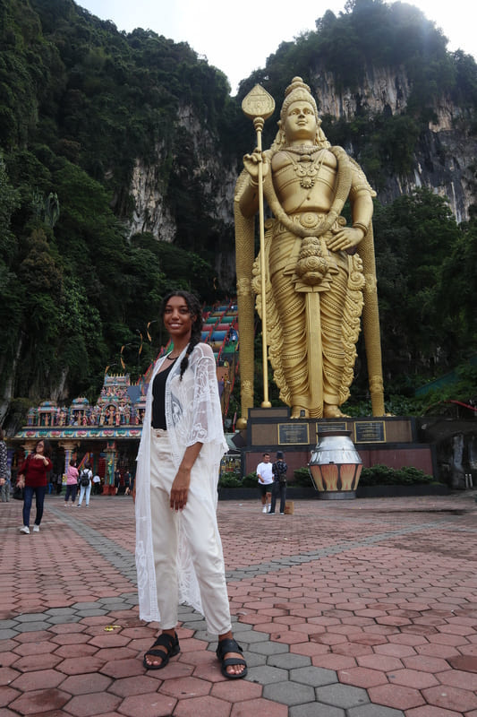 is there a dress code for batu caves