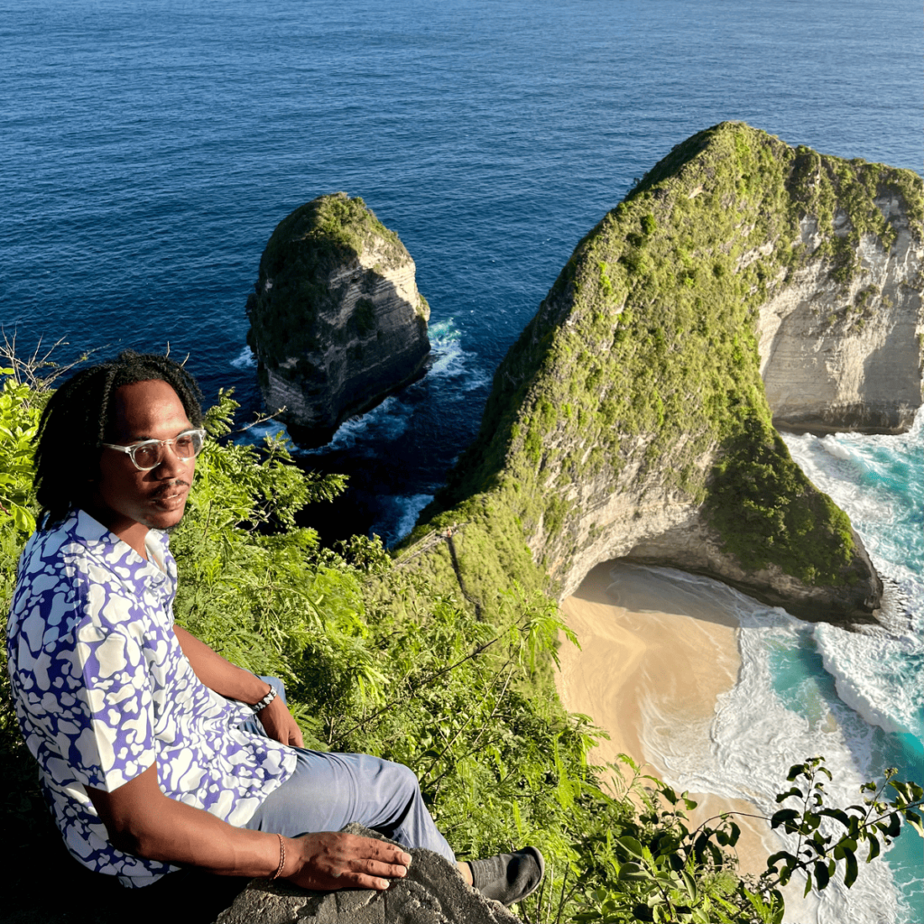 10 CREATIVE WAYS TO SAVE MONEY FOR TRAVEL